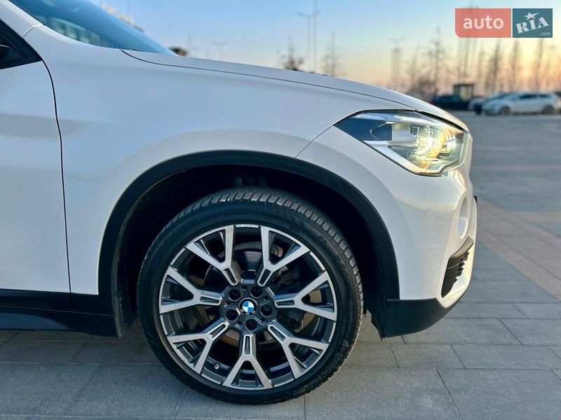 Внедорожник / Кроссовер BMW X1 2017 в Одессе