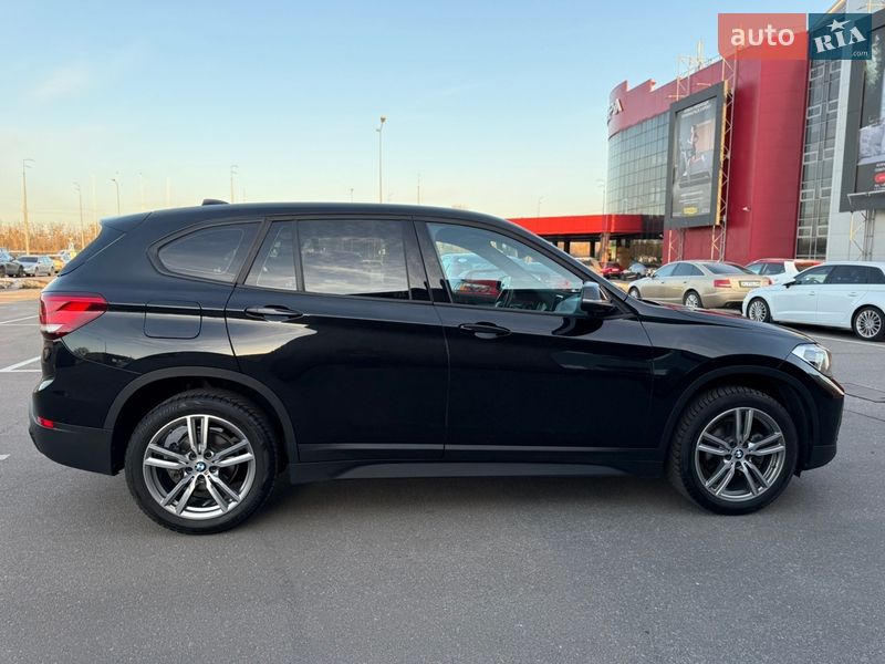 Внедорожник / Кроссовер BMW X1 2022 в Киеве