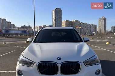 Внедорожник / Кроссовер BMW X1 2016 в Киеве