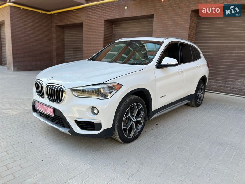 Внедорожник / Кроссовер BMW X1 2016 в Львове