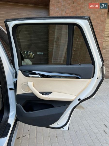 Внедорожник / Кроссовер BMW X1 2016 в Львове