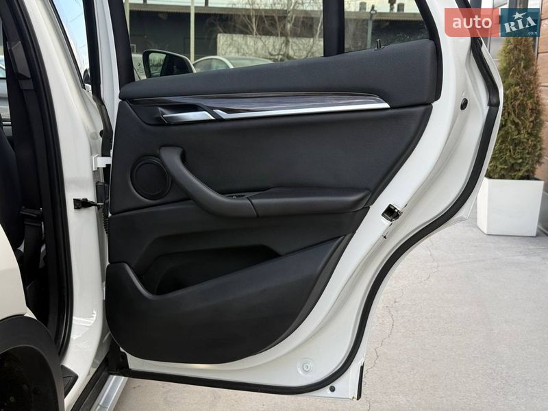 Позашляховик / Кросовер BMW X1 2017 в Рівному