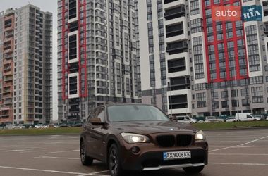 Позашляховик / Кросовер BMW X1 2010 в Києві
