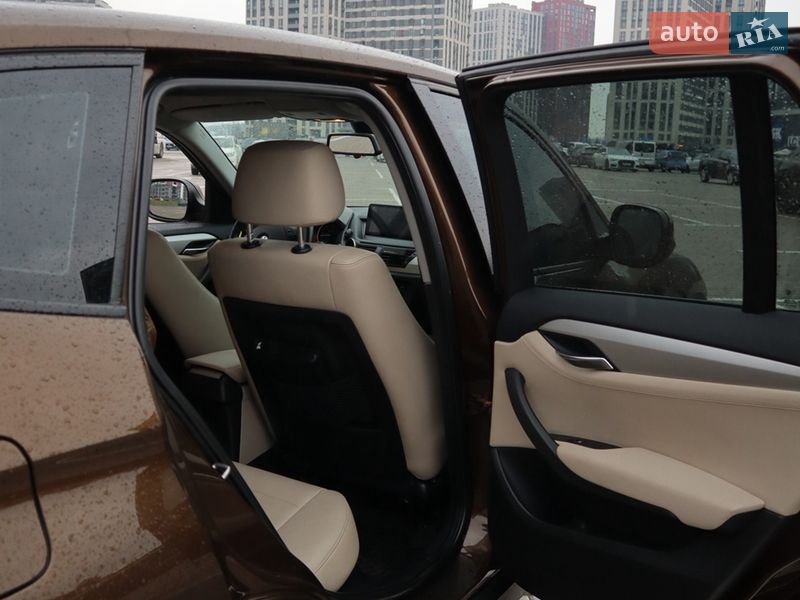 Позашляховик / Кросовер BMW X1 2010 в Києві