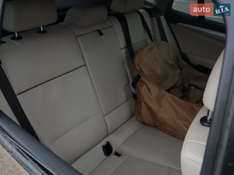 Позашляховик / Кросовер BMW X1 2010 в Києві