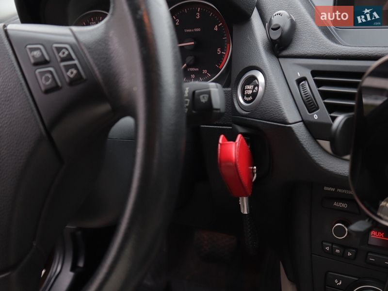 Позашляховик / Кросовер BMW X1 2010 в Києві