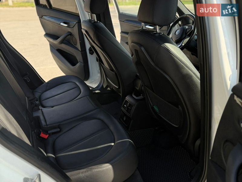Внедорожник / Кроссовер BMW X1 2017 в Ровно