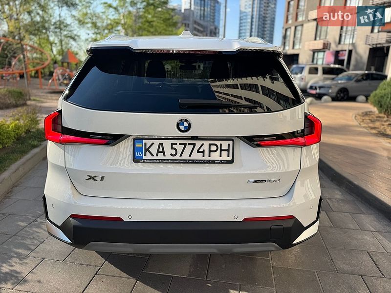 Внедорожник / Кроссовер BMW X1 2024 в Киеве