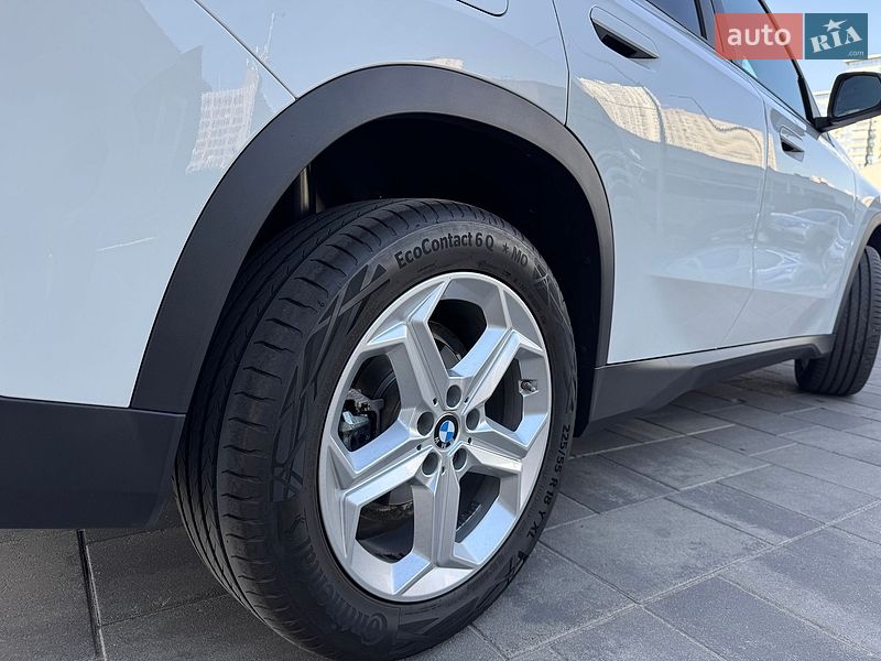Внедорожник / Кроссовер BMW X1 2024 в Киеве
