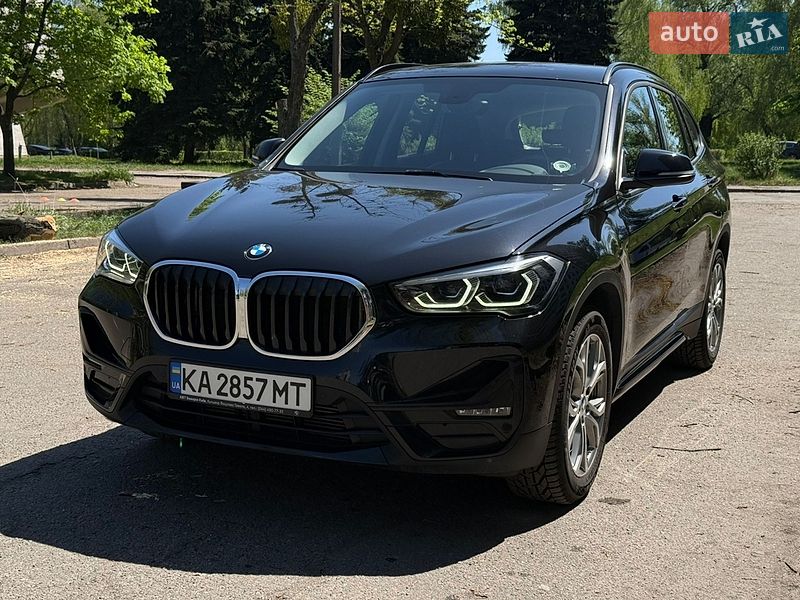 Внедорожник / Кроссовер BMW X1 2022 в Киеве