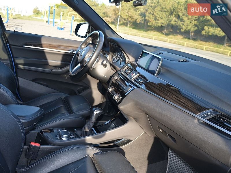 Внедорожник / Кроссовер BMW X1 2016 в Одессе