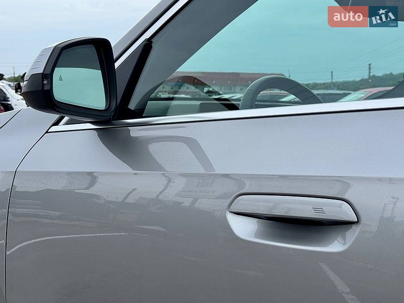 Внедорожник / Кроссовер BMW X1 2023 в Киеве