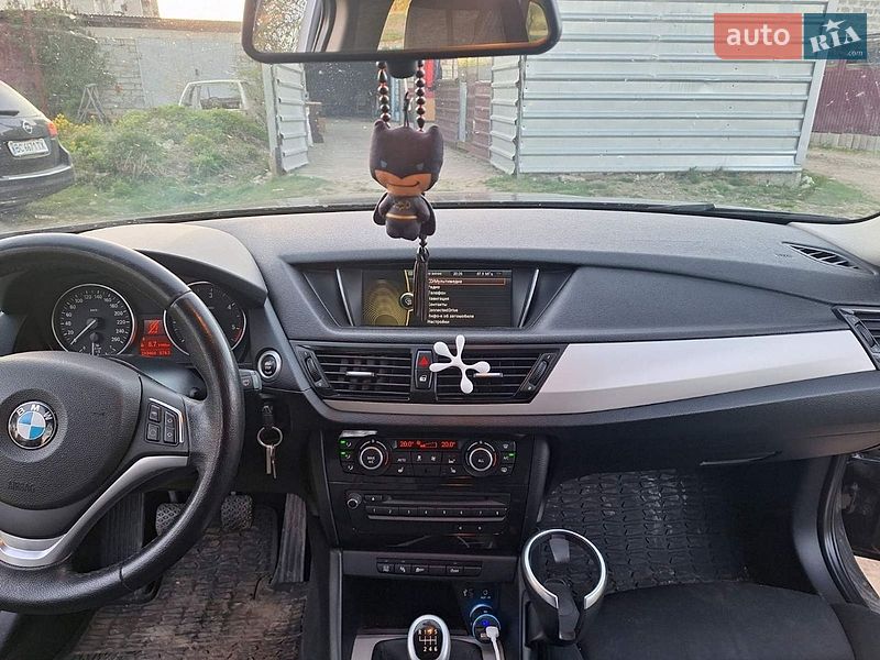 Внедорожник / Кроссовер BMW X1 2013 в Журавном