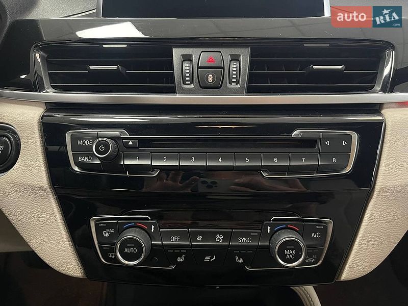 Внедорожник / Кроссовер BMW X1 2019 в Киеве