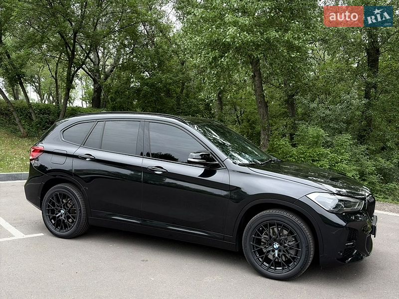Внедорожник / Кроссовер BMW X1 2020 в Киеве