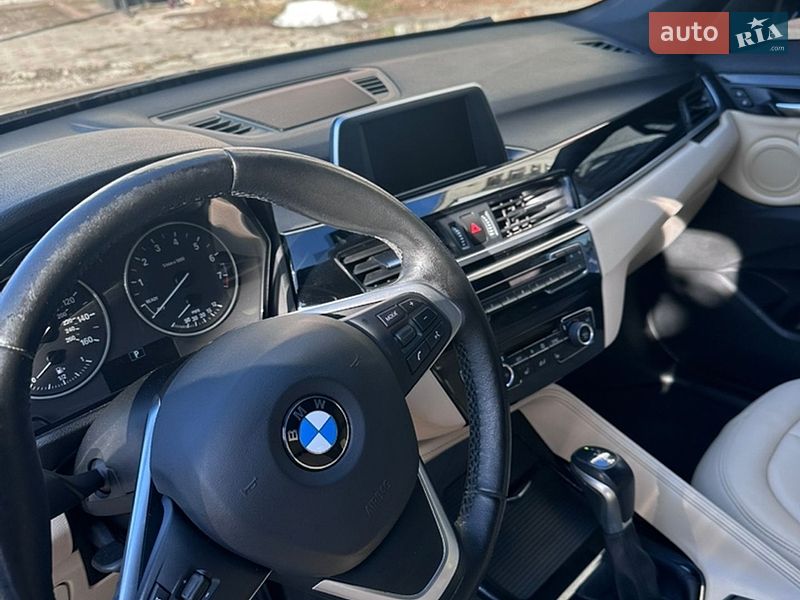 Внедорожник / Кроссовер BMW X1 2016 в Ивано-Франковске