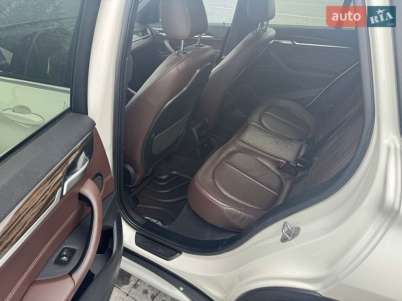Внедорожник / Кроссовер BMW X1 2016 в Самборе