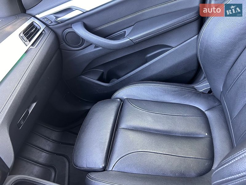Внедорожник / Кроссовер BMW X1 2021 в Киеве