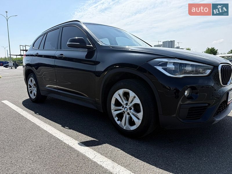 Внедорожник / Кроссовер BMW X1 2017 в Киеве