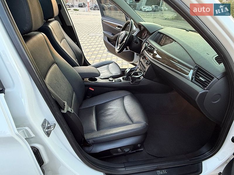Внедорожник / Кроссовер BMW X1 2014 в Одессе