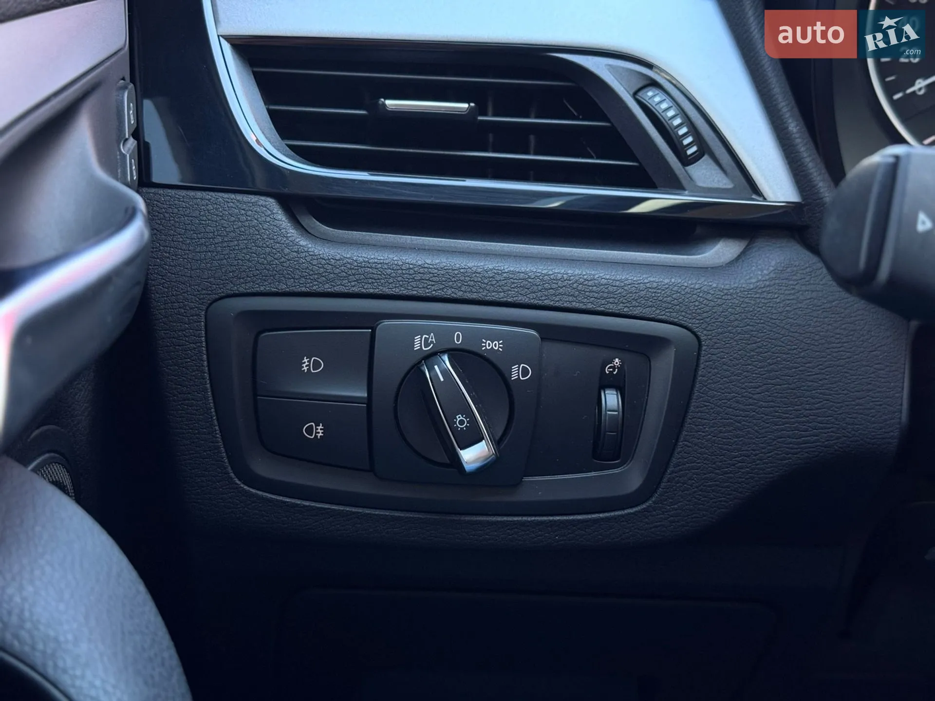 2016 BMW X1 - мініатюра 33