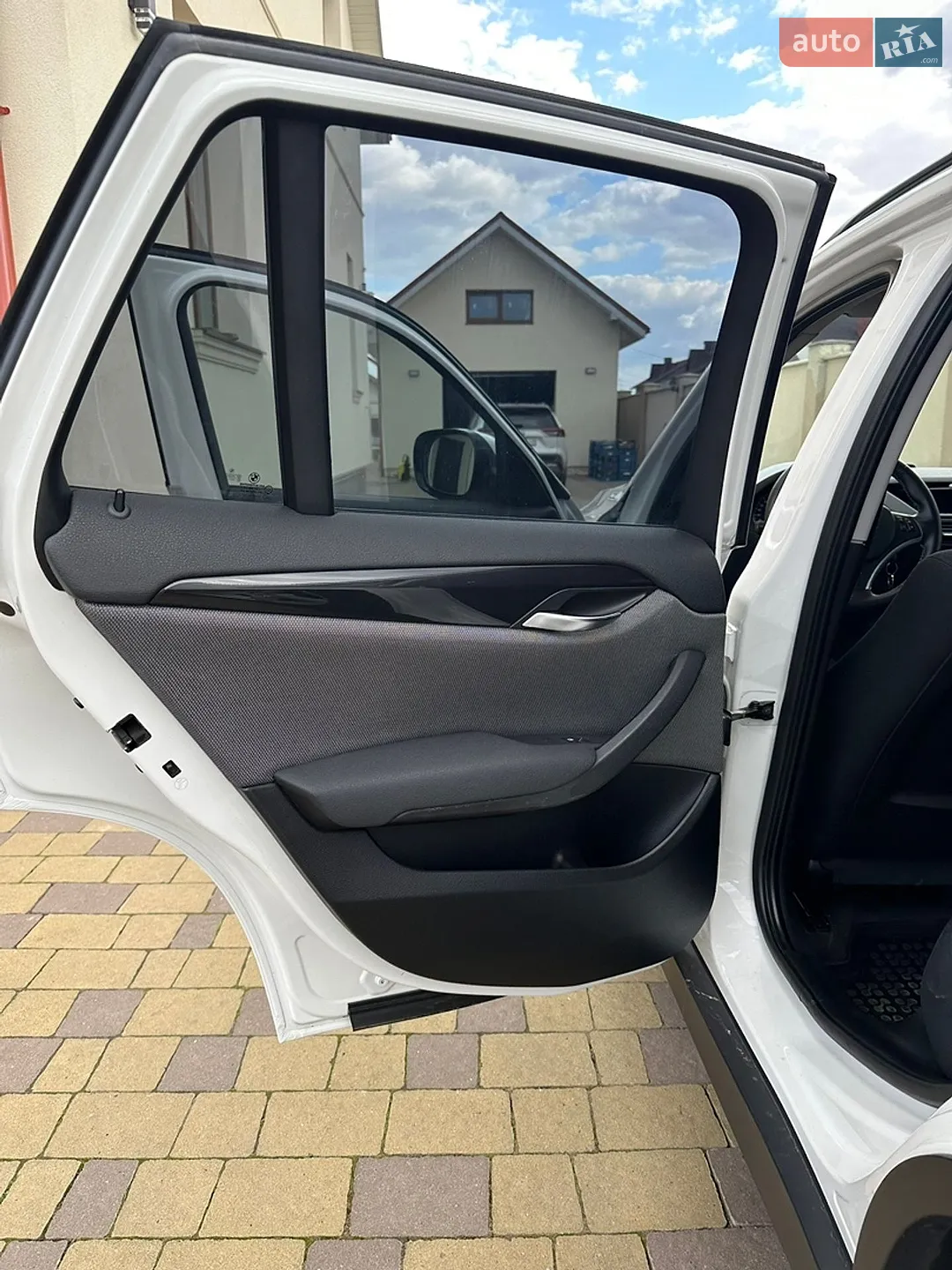 2011 BMW X1 - мініатюра 12
