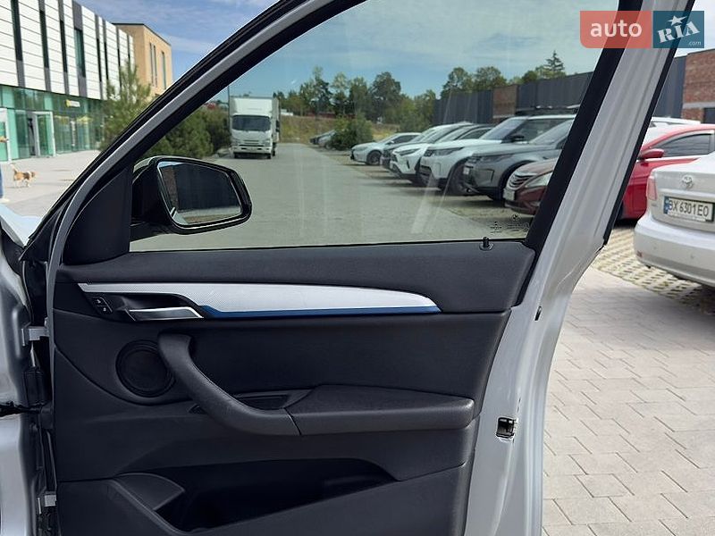 Внедорожник / Кроссовер BMW X1 2016 в Хмельницком