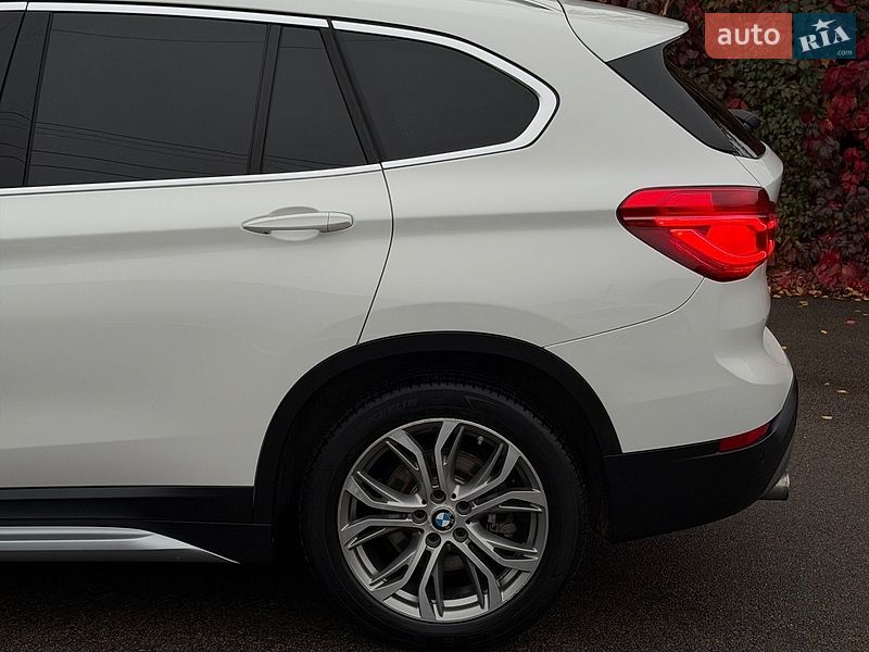 Внедорожник / Кроссовер BMW X1 2017 в Киеве