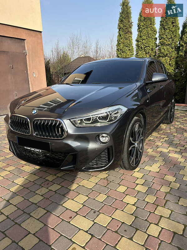 2018 BMW X2, VIN WBAYL1108JEG06861:plate — zdjęcie 1 (autoria)