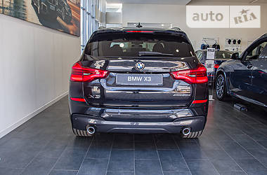 Позашляховик / Кросовер BMW X3 2018 в 