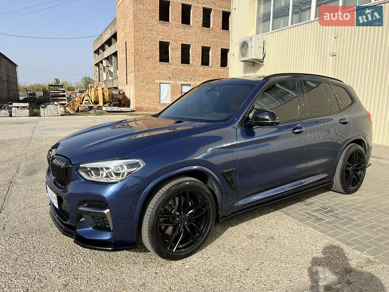 Внедорожник / Кроссовер BMW X3 2018 в 