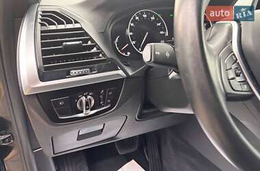 Внедорожник / Кроссовер BMW X3 2019 в 