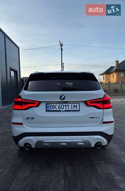 Внедорожник / Кроссовер BMW X3 2019 в 