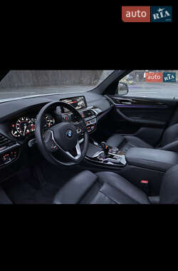 Позашляховик / Кросовер BMW X3 2018 в 