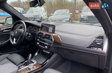 Позашляховик / Кросовер BMW X3 2018 в 