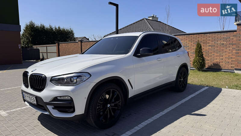 Внедорожник / Кроссовер BMW X3 2018 в 