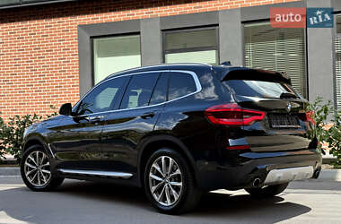 Внедорожник / Кроссовер BMW X3 2018 в 
