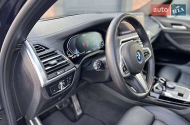 Позашляховик / Кросовер BMW X3 2021 в 