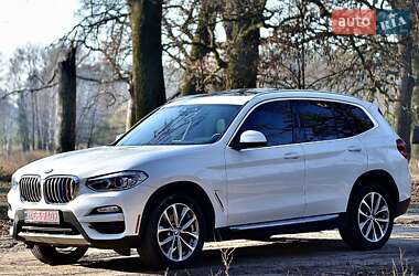 Внедорожник / Кроссовер BMW X3 2019 в 