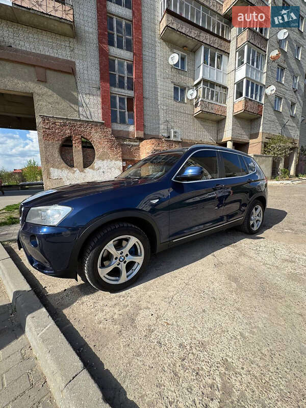 Позашляховик / Кросовер BMW X3 2011 в 