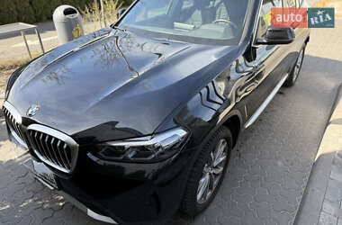 Позашляховик / Кросовер BMW X3 2022 в 