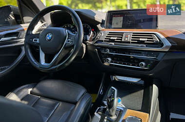 Позашляховик / Кросовер BMW X3 2018 в 