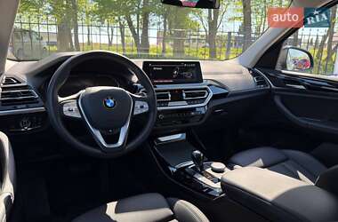 Позашляховик / Кросовер BMW X3 2022 в 
