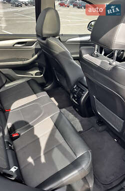 Позашляховик / Кросовер BMW X3 2021 в 