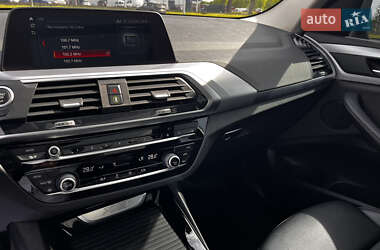 Позашляховик / Кросовер BMW X3 2021 в 