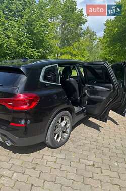 Внедорожник / Кроссовер BMW X3 2018 в 