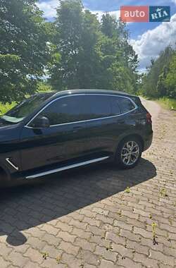 Внедорожник / Кроссовер BMW X3 2018 в 