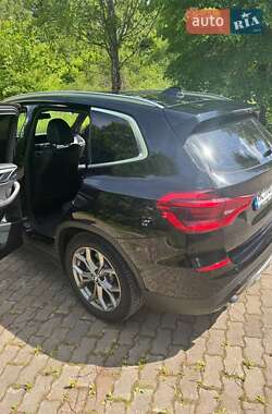 Внедорожник / Кроссовер BMW X3 2018 в 