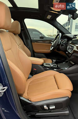 Внедорожник / Кроссовер BMW X3 2021 в 