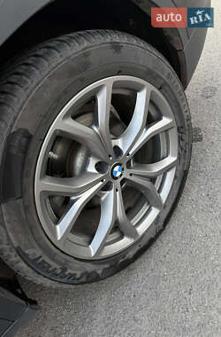 Позашляховик / Кросовер BMW X3 2020 в 